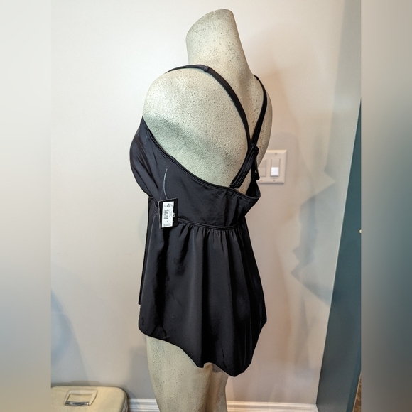 Torrid Wireless V-Neck Tankini swim top black  3x - Picture 9 of 11